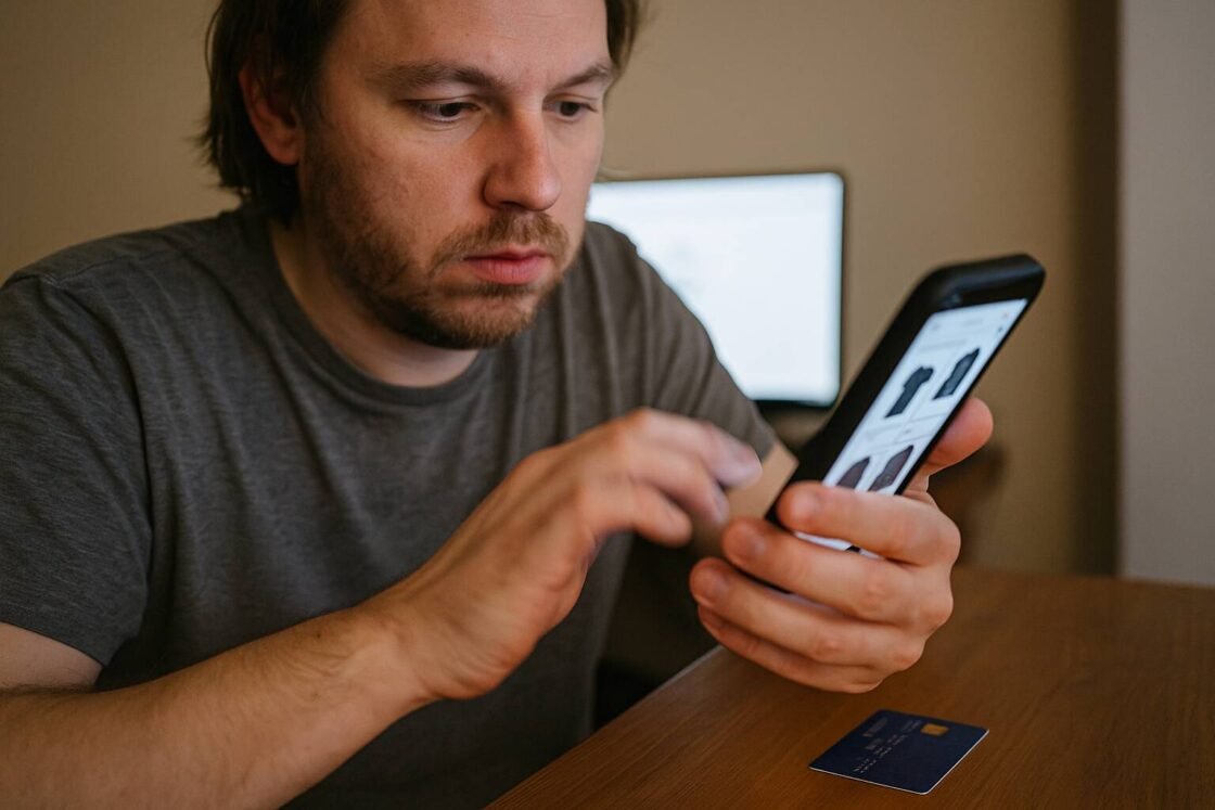 Lär dig allt om cashback: hur det fungerar, bästa programmen i Sverige och smarta strategier för att maximera din återbäring på vardagens inköp.